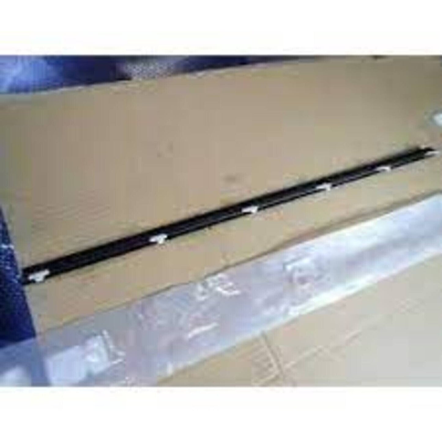 شريط مانع لتسرب الماء أصلي من تويوتا (JDM) للزجاج الأمامي الخارجي الأيسر للباب 68210-60020 OEM