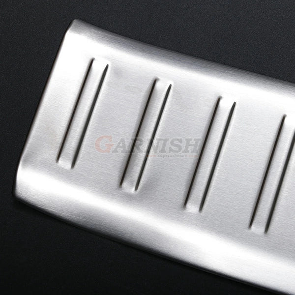 SUS304 Stainless Steel Rear Trunk Sill Guard Hairline Finish Silver 2pcs Fits Toyota Land Cruiser 300