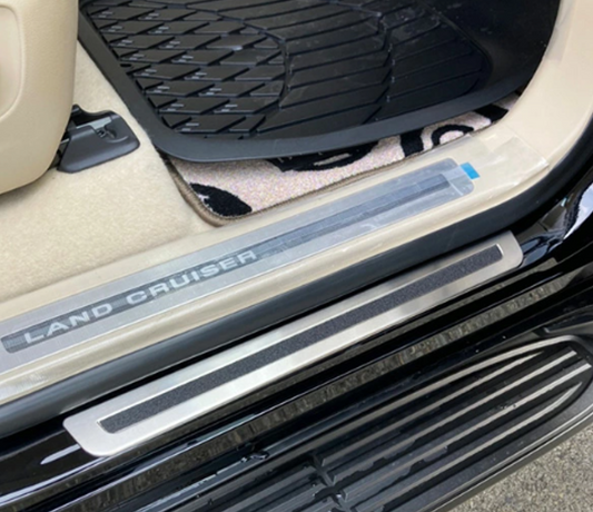 SUS304 Stainless Steel Outside Door Sill Scuff Plate Set Hairline Finish Silver 4pcs Fits Toyota Land Cruiser 300