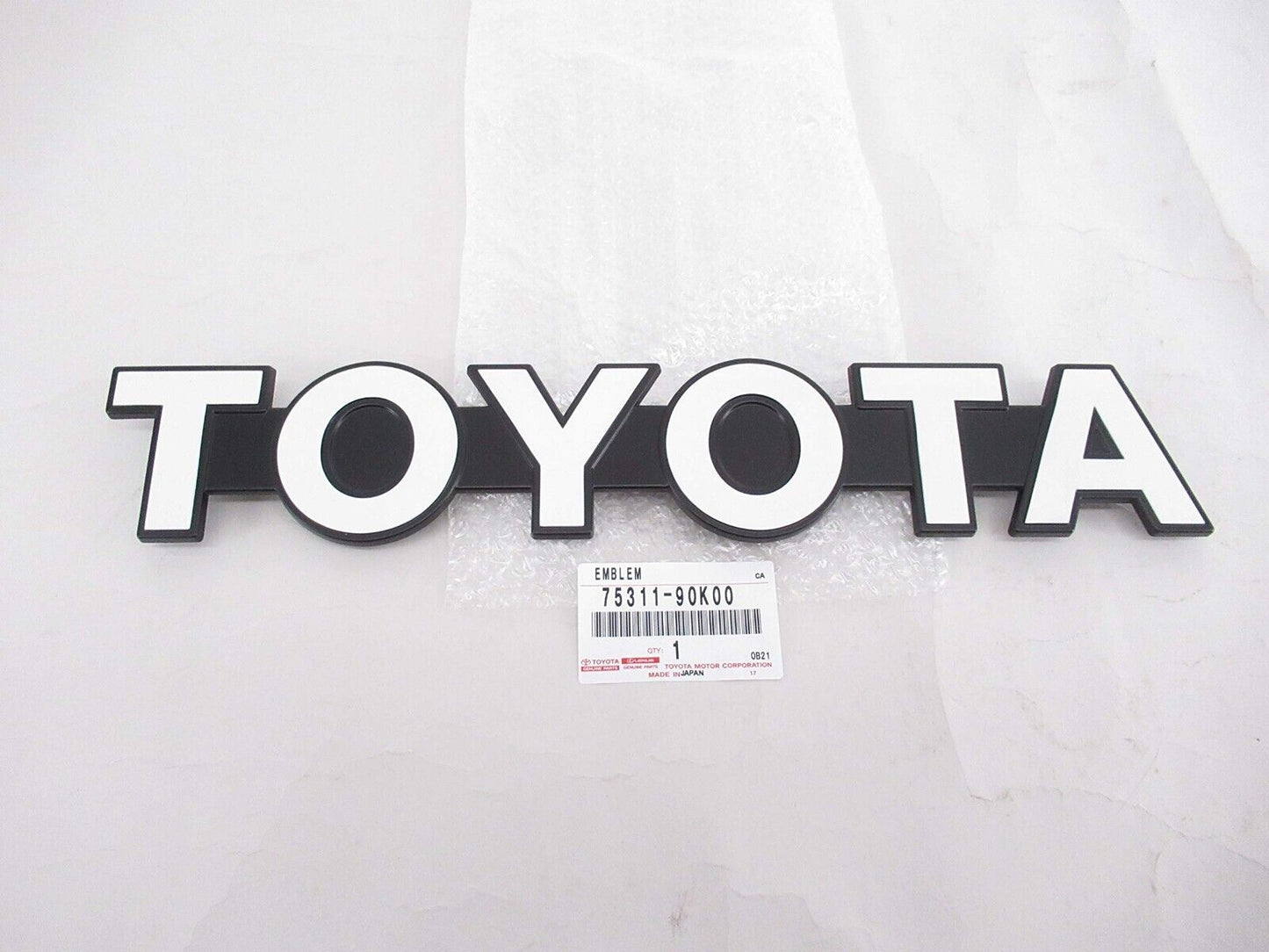 TOYOTA Genuine JDM Land Cruiser FJ60 75311-90K00 Front Grille Emblem Japan