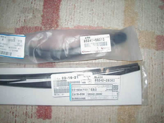 TOYOTA Genuine JDM LAND CRUISER 100 LEXUS LX470 Resin Rear Wiper & Brade Set OEM