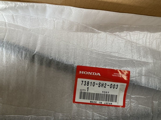 إطار زجاج النافذة الجانبية الخلفي الأصلي من هوندا CRX (رقم القطعة: 73810-SH2-003) - موديلات 88-91 - جهة اليمين