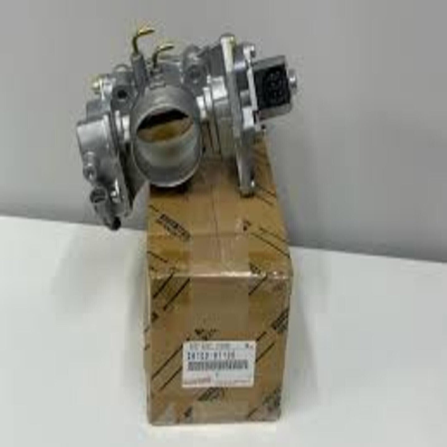 TOYOTA Genuine JDM Land Cruiser 1KZ Engine Diesel Throttle Body OEM 26100-67100