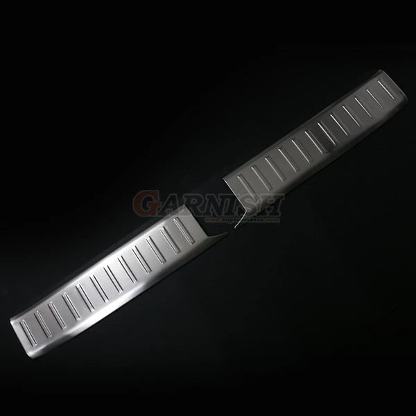 SUS304 Stainless Steel Rear Trunk Sill Guard Hairline Finish Silver 2pcs Fits Toyota Land Cruiser 300