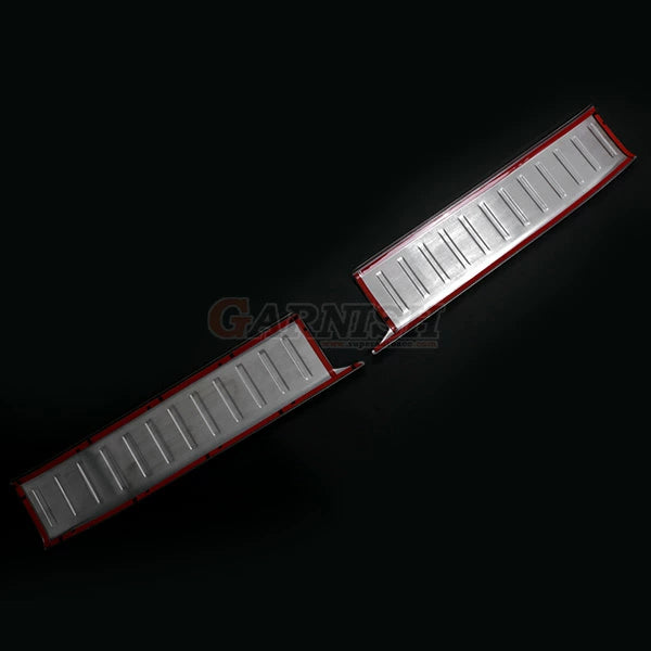 SUS304 Stainless Steel Rear Trunk Sill Guard Hairline Finish Silver 2pcs Fits Toyota Land Cruiser 300