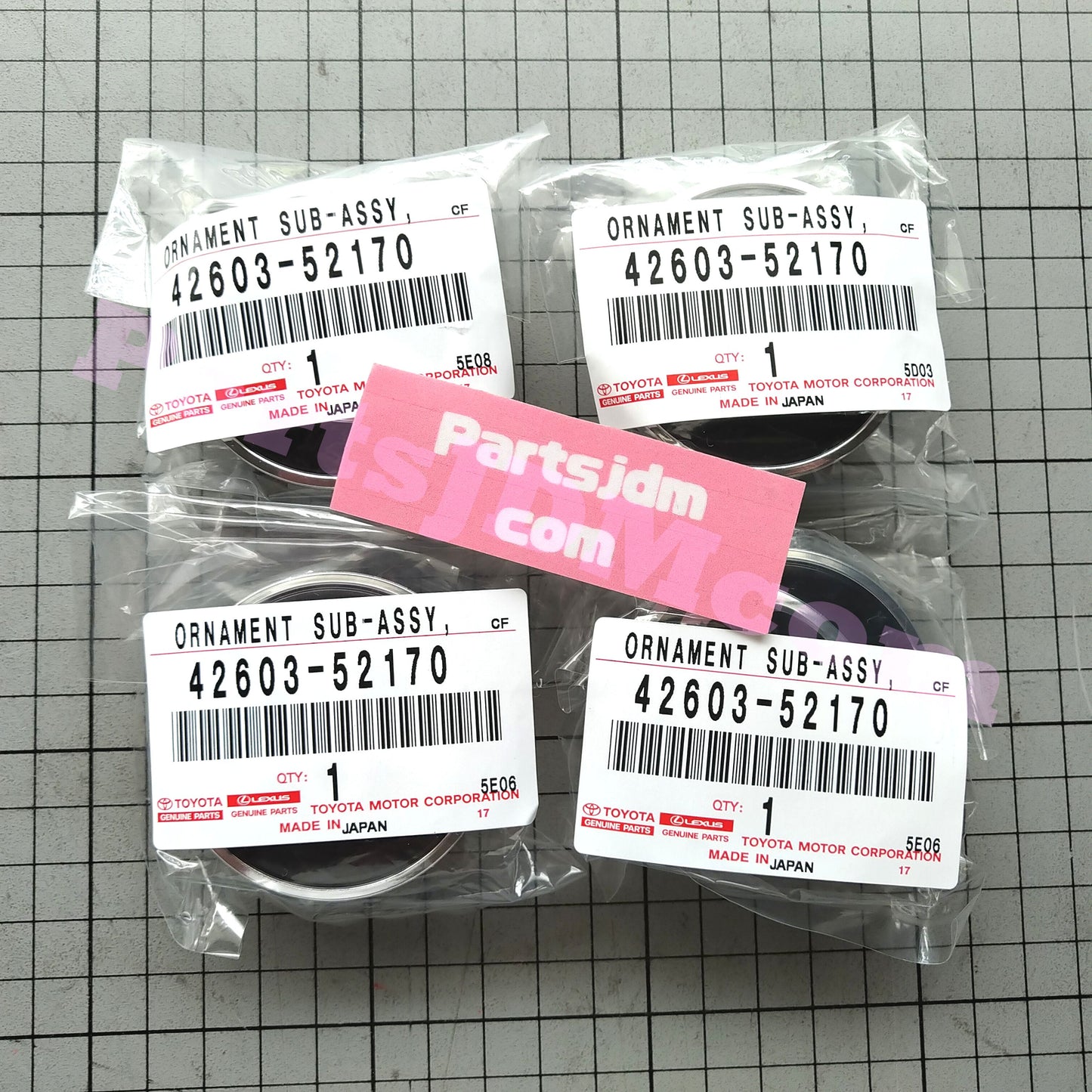 TOYOTA Genuine JDM 42603-52170 Center Wheel Caps Hub Caps Set Of 4 Tracking Num