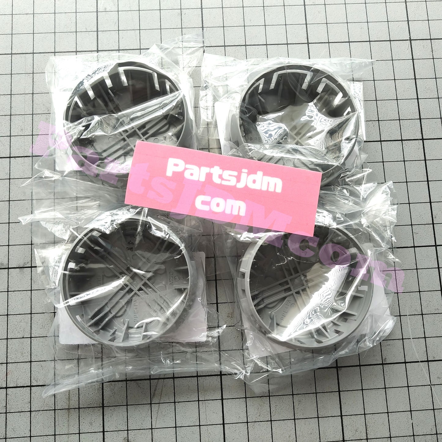 TOYOTA Genuine JDM 42603-52170 Center Wheel Caps Hub Caps Set Of 4 Tracking Num