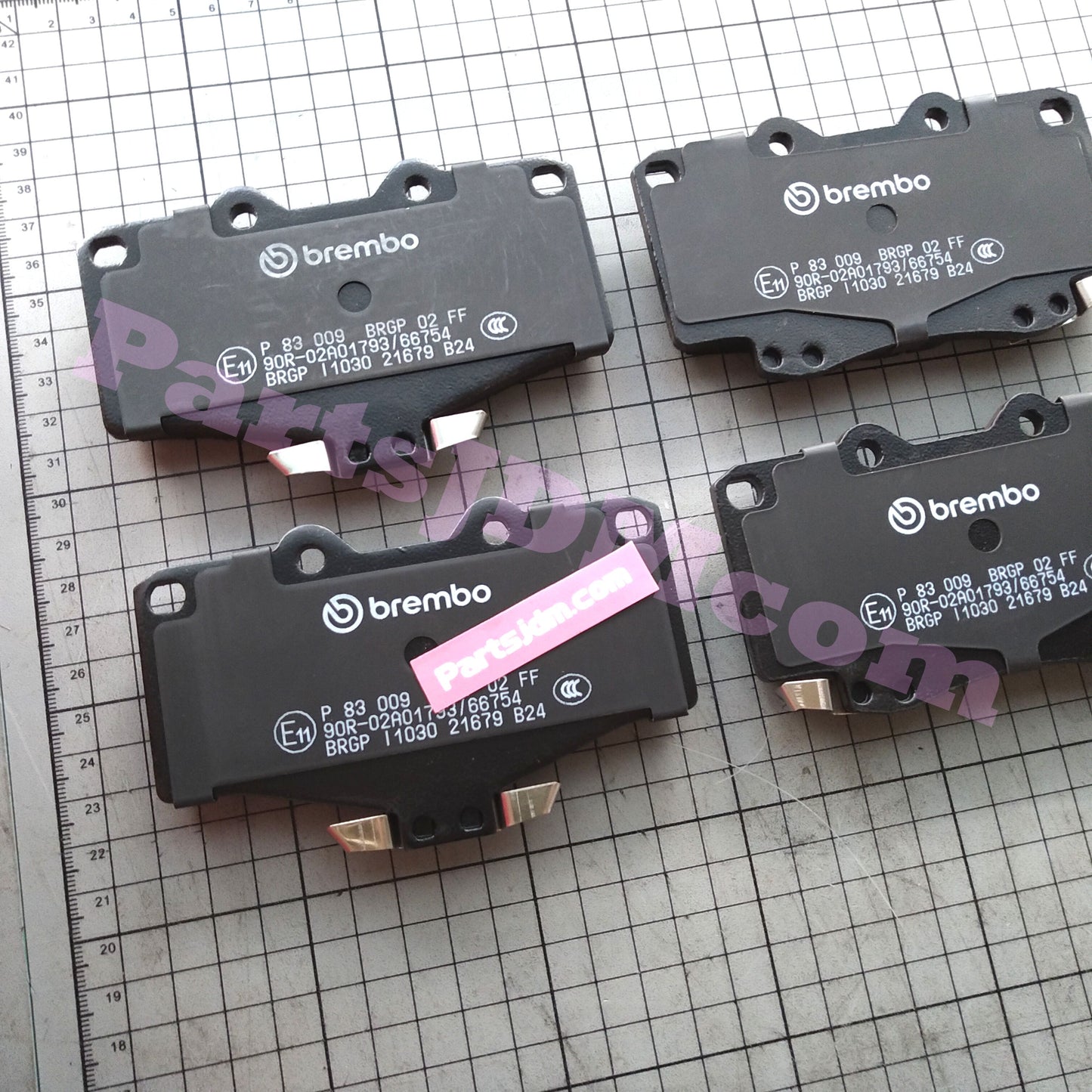 Brembo Brake Pad Black Set for Front Fit Land Cruiser Prado KZJ78G KZJ78W