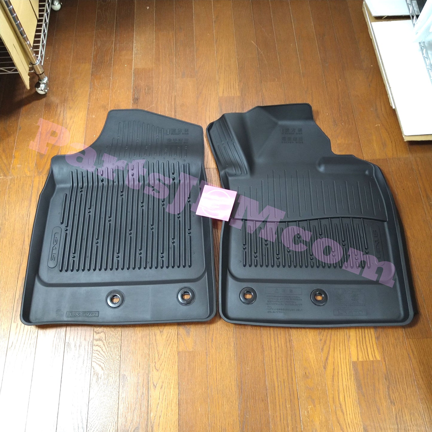 سجادات أرضية أصلية من لكزس LX570 للثلج والترفيه 08210-60700-C0