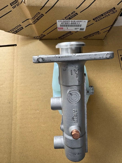 Genuine Toyota Brake Master Cylinder Assembly 47201-60511 for Land Cruiser 70 Series