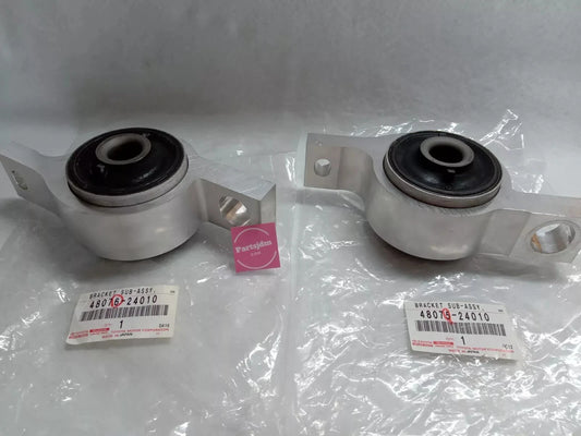جلبة ذراع التحكم السفلي الأصلية من لكزس (JDM) 48075-24010 و48076-24010 RC F GS F 5BA