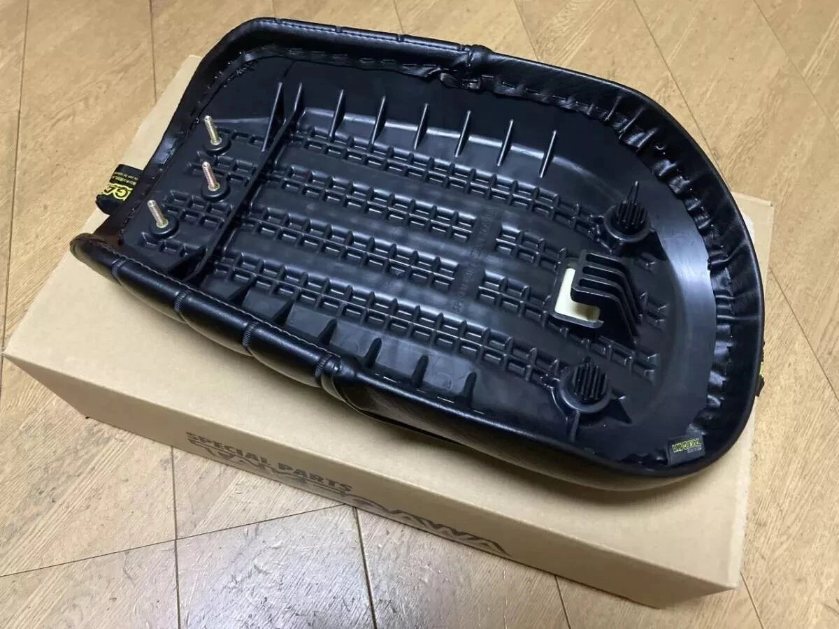 TAKEGAWA 09-11-0219 Tuck and Roll Seat Black Fits Honda Monkey 125 JB02 MLHJB02